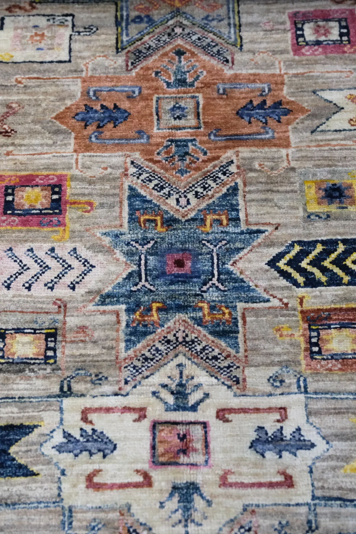 Afgan Halı  %100 Saf Yün  2.32x.1.66= 3.85m2  35x40 ilmek