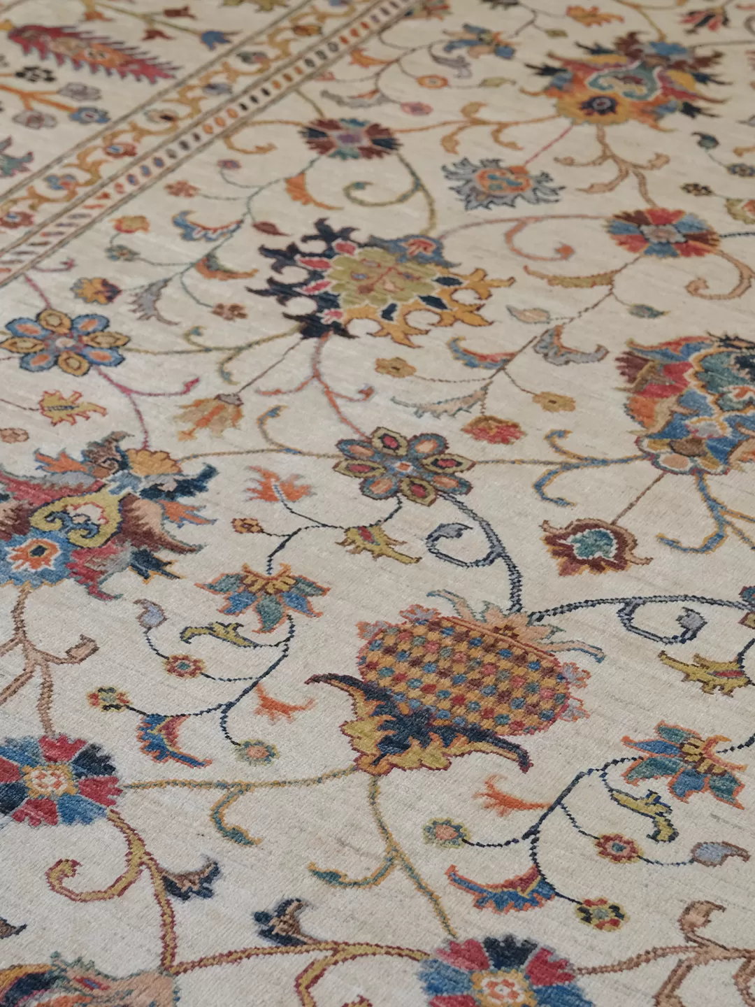 Afgan Halı   %100 Saf Yün   2.86× 2.16 =6.17m2  35x40 ilmek