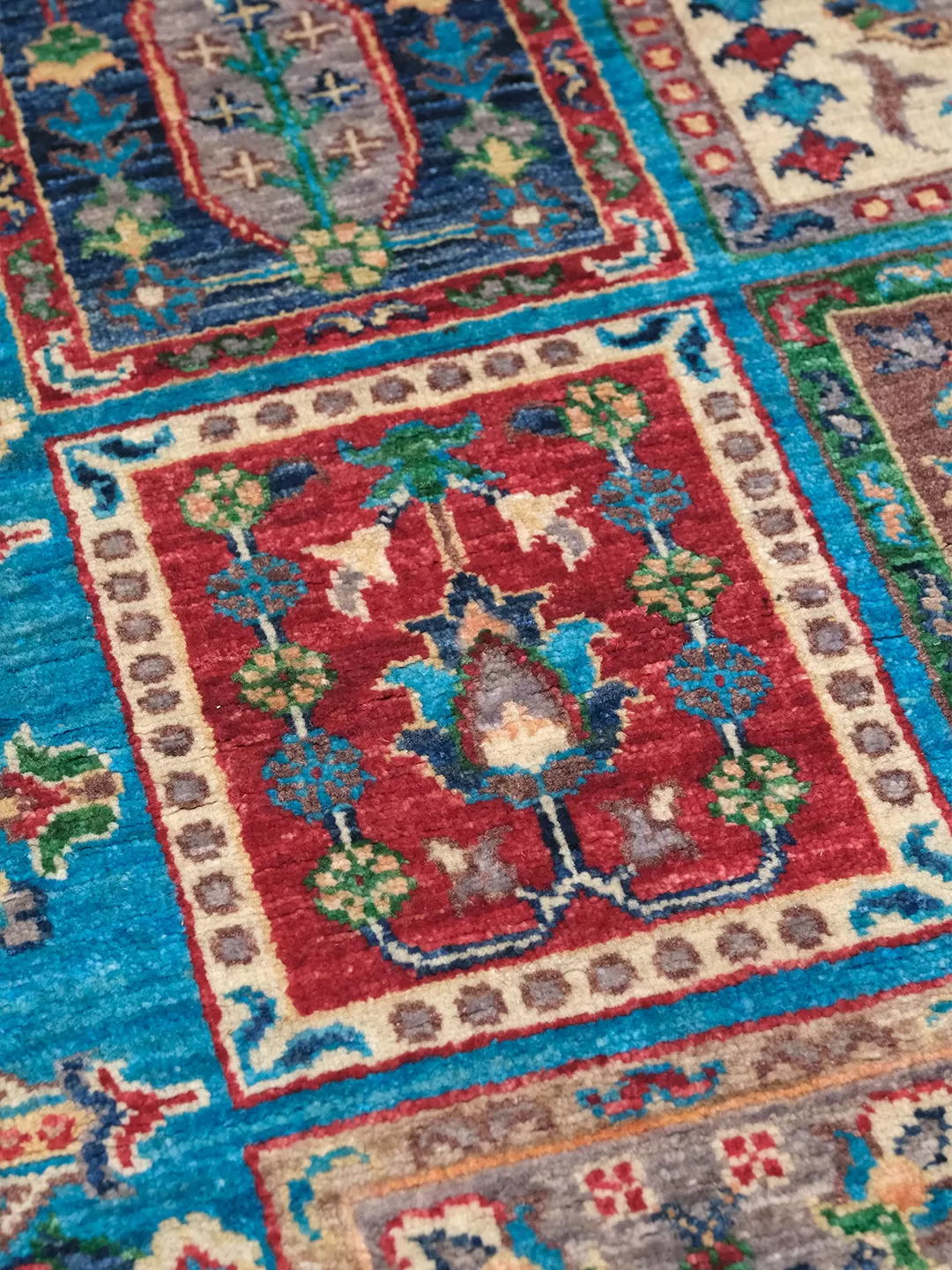 Afgan El Dokuma Yolluk   %100 Saf Yün   1.75× 1.18 =2.07 m2