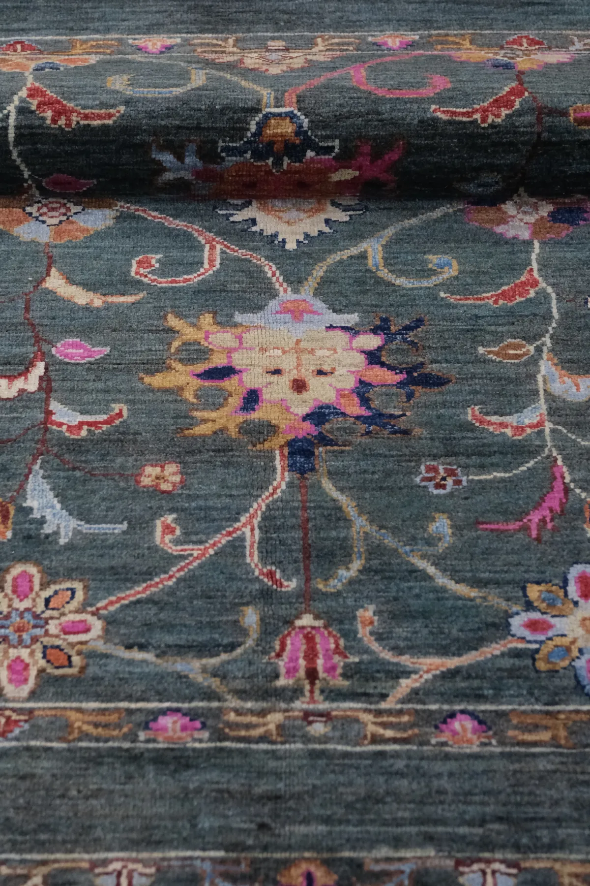 Afgan Halı  %100 Saf Yün  1.80x.1.22= 2.21m2  35x40 ilmek